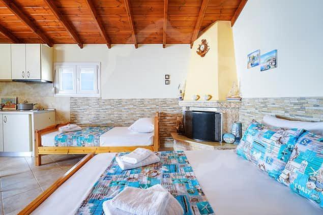 Avgoustos Beach House Скала-Каллірахіс Екстер'єр фото
