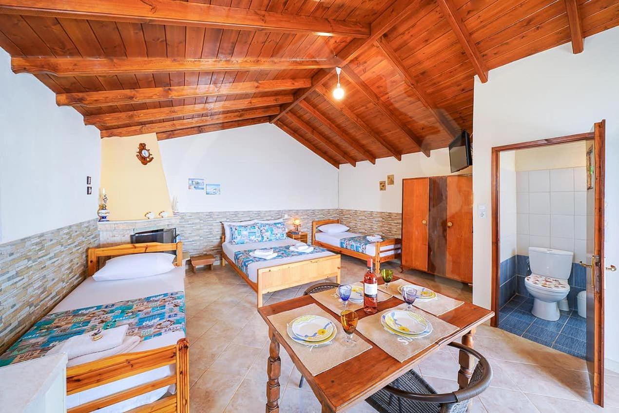 Avgoustos Beach House Скала-Каллірахіс Екстер'єр фото