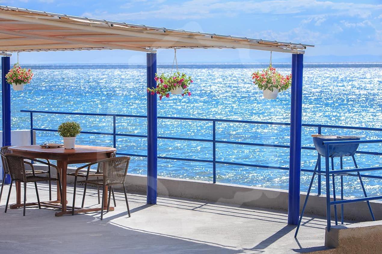 Avgoustos Beach House Скала-Каллірахіс Екстер'єр фото