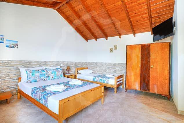 Avgoustos Beach House Скала-Каллірахіс Екстер'єр фото
