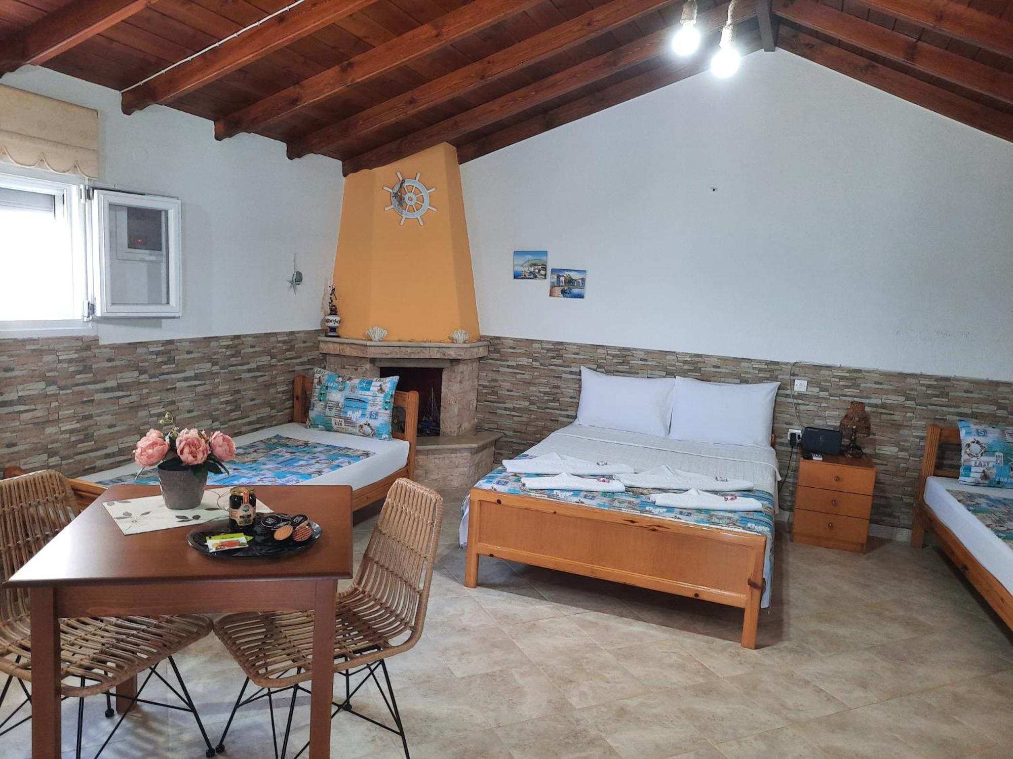 Avgoustos Beach House Скала-Каллірахіс Екстер'єр фото
